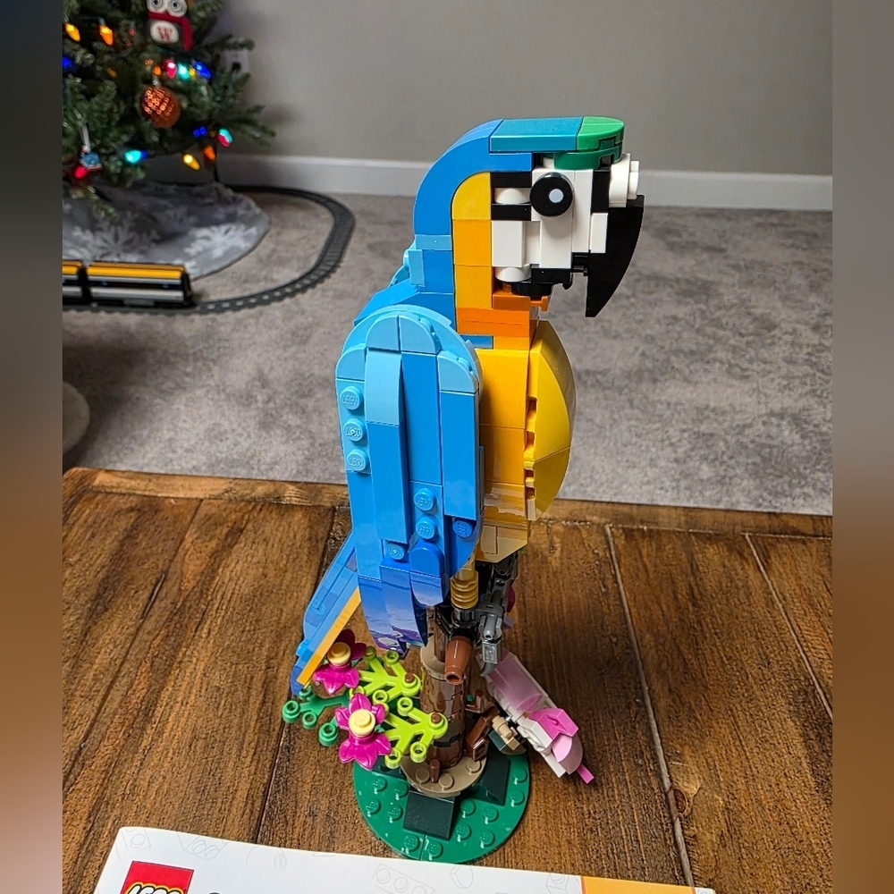 LEGO CREATOR: Exotic Parrot,Frog Or Fish 31136 3 In 1 Creator Complete w/ Manual - Picture 4 of 5